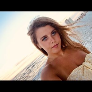 Meet your Posher, Leah